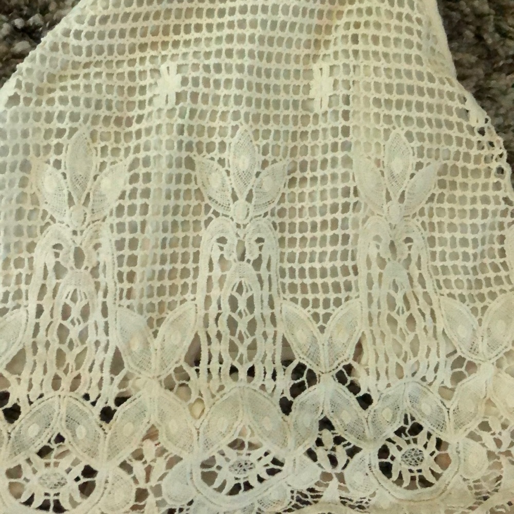 Halter top - Picture 2 of 3
